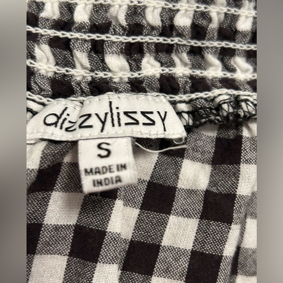Dizzy Lizzy cold shoulder gingham top in size S. Bell sleeves, loose fitting. - Picture 3 of 3